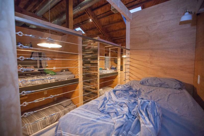 Hostal Podshare Venice *